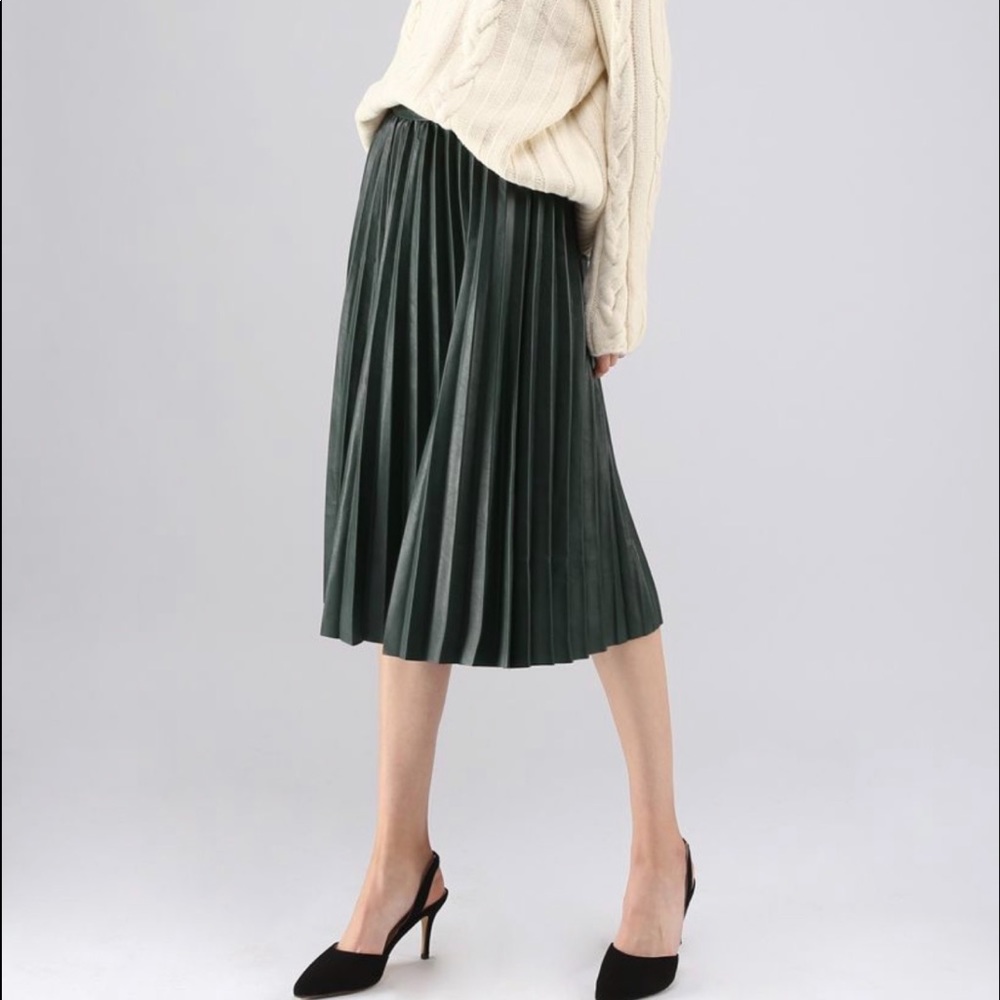 NWT PIT Amsterdam Faux Leather Pleated Skirt Green